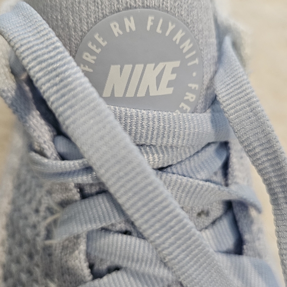 Nike Flyknit Blue Size Women's 9 Activewear Athleisure Workout Casual - Picture 9 of 13
